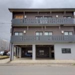 【貸マンション】徳之島町亀津 県道沿い役場近く ３Ｆ角部屋１ＤＫオールフローリング物件！！